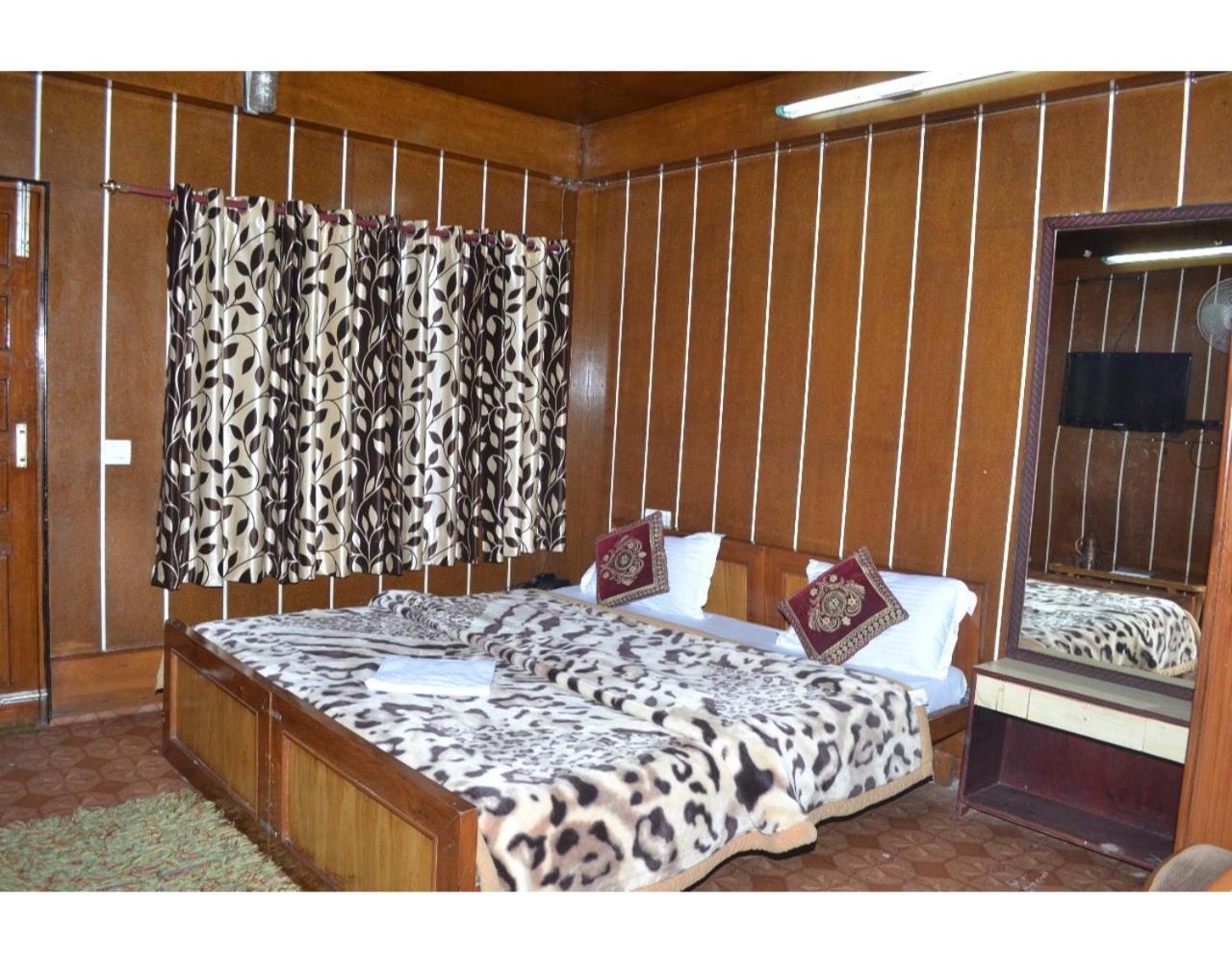 Hotel Rock Stone Mussoorie Exterior foto